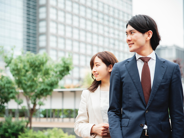 20代DINKsは資産形成の土台作りが重要。貯金や投資・保険の考え方を解説